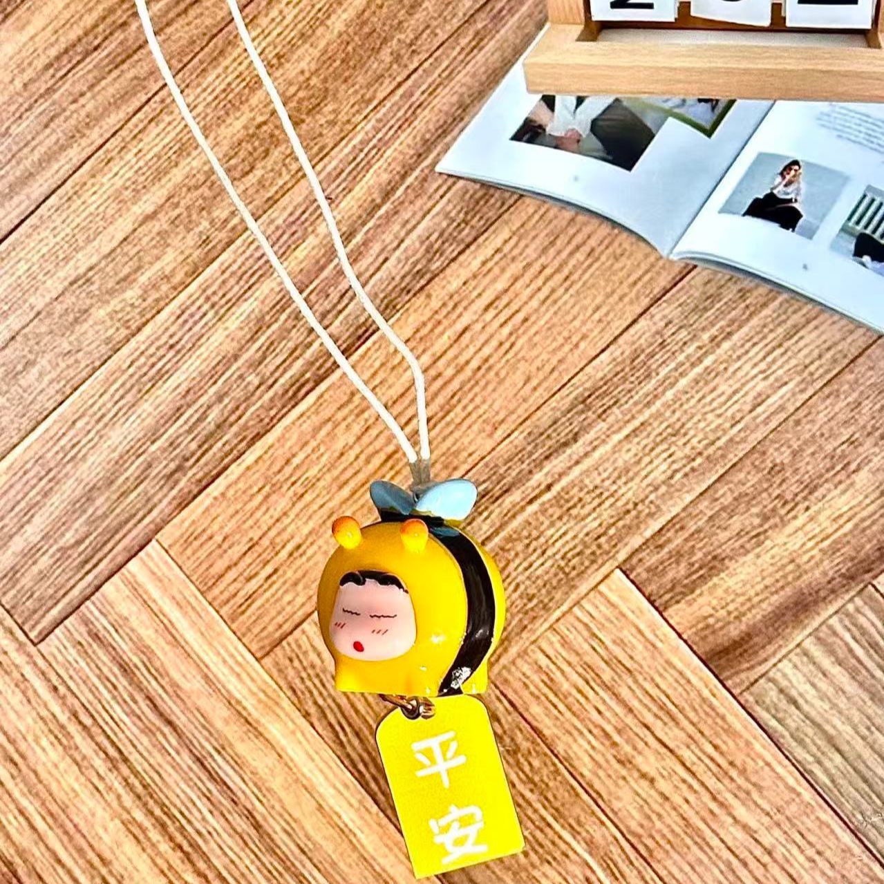 Crayon Shin-chan Bee Cosplay F - đánh giá và giá Tech Car Accessories